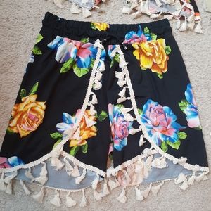 Short Floral Print Pant